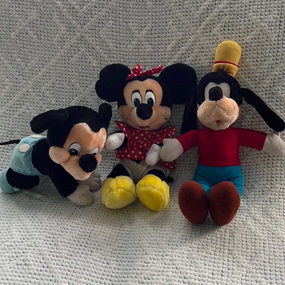Vintage Disney plush lot - Picture 1 of 10